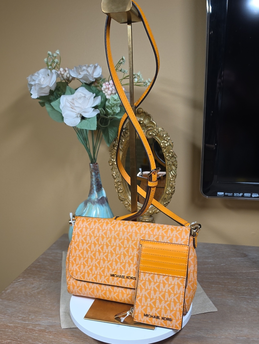 Michael Kors Signature JetSet MK Crossbody (NWT) w/ Matching Card Holder (NWOT) - Picture 14 of 14